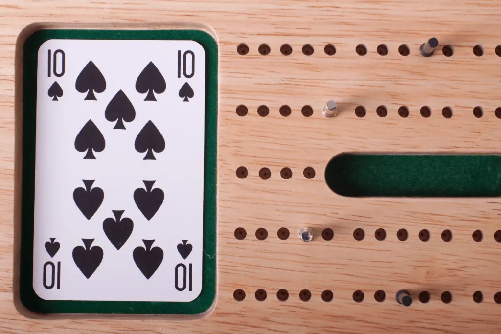 should you discard based on pegging in cribbage